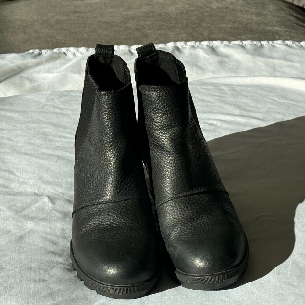 Sorel wedge black leather boot womens size 8